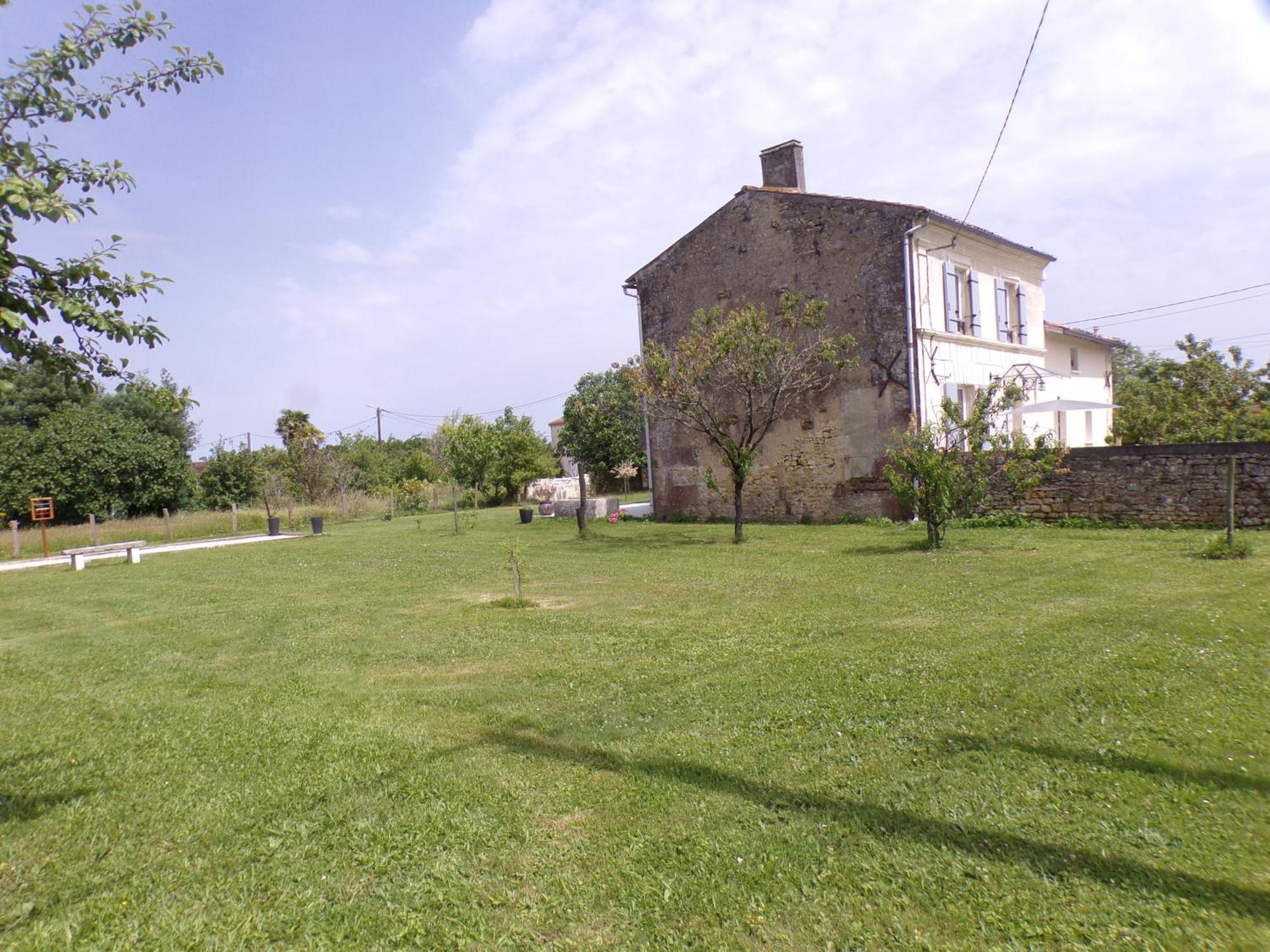 Le Gite Du Verger Saint-Bris-des-Bois المظهر الخارجي الصورة